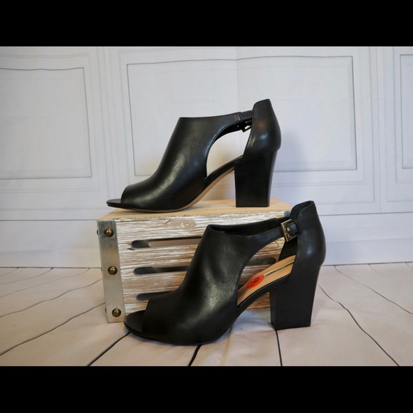 NWOT Tahari shoes. 9.5 - Picture 2 of 4